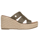 Martha Stewart:Iris - Unstoppable | Skechers