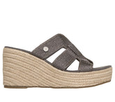 Martha Stewart:Iris - Unstoppable | Skechers