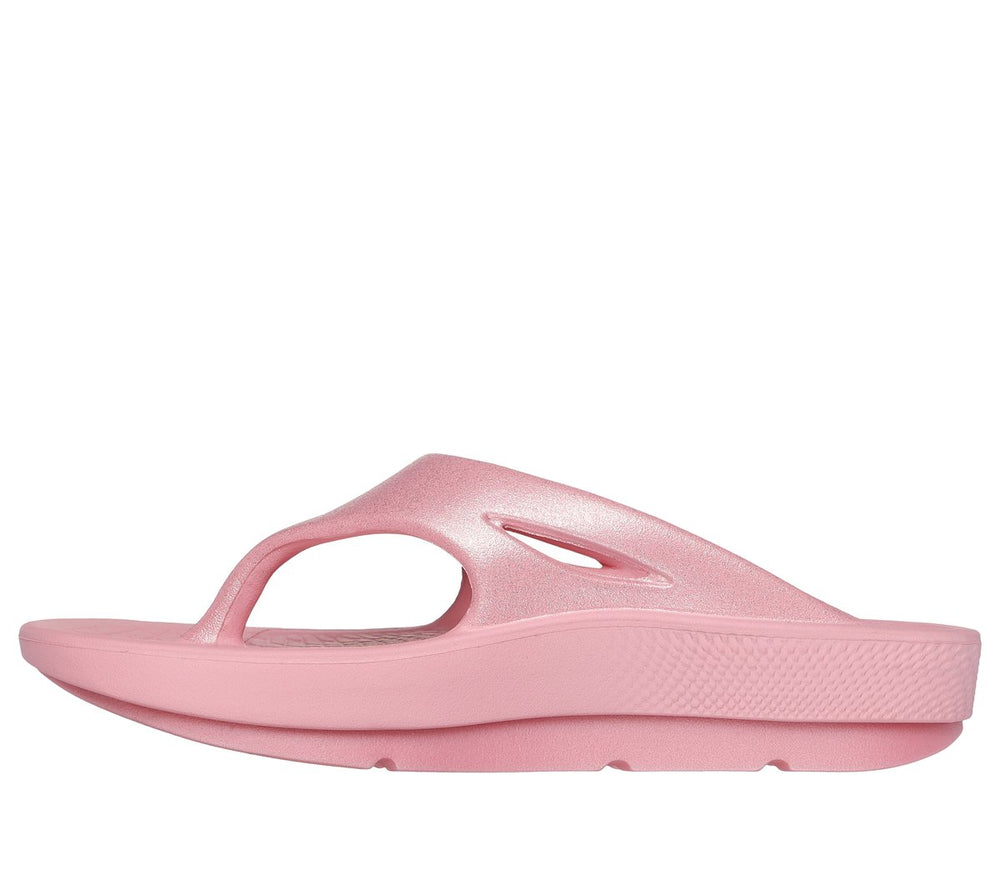 GO RECOVER Refresh - Glitzy Shoes | Skechers Women