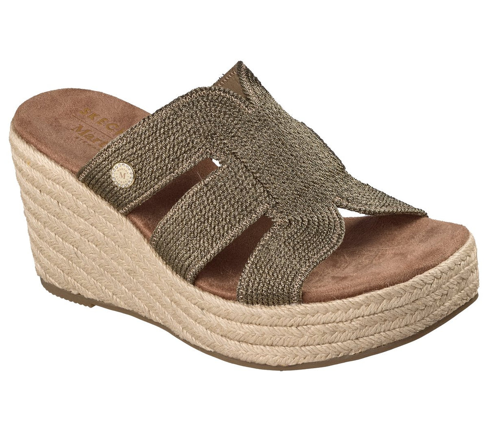 Martha Stewart:Iris - Unstoppable | Skechers